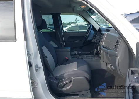 2010 Jeep Liberty Sport z USA, uszkodzony, nr VIN 1J4PP2GKXAW133399